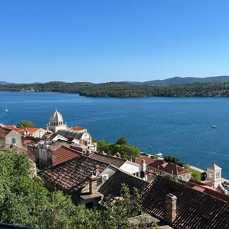 Apartment Sea View Grebastica