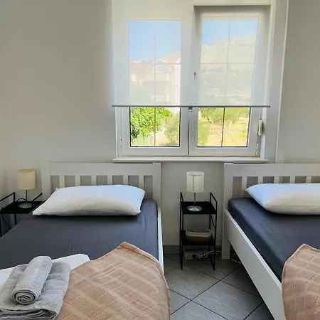 Sea View Apartment Grebastica