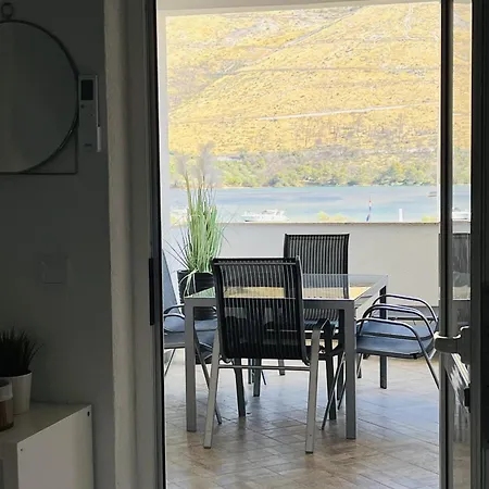 Sea View Apartmán *