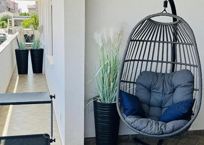 Apartment Sea View Grebastica